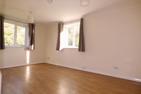 2 bedroom flat for sale, Garden Close, Andover SP10