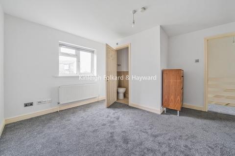 3 bedroom house to rent, St. Pauls Close London W5
