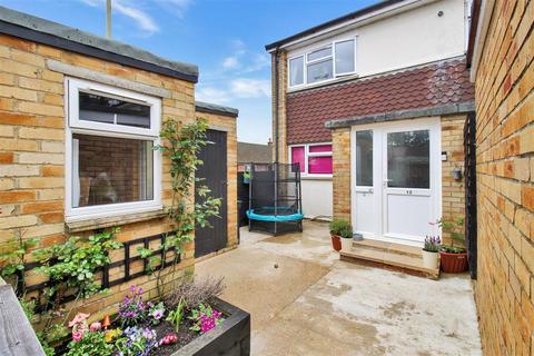 12 Champney Close, Whitehill, Bordon, GU35 9DX