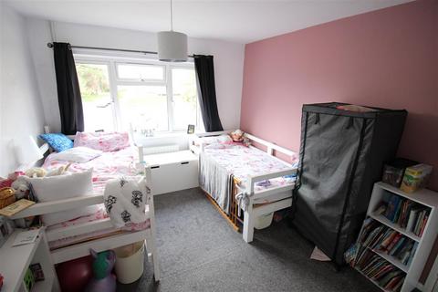 12 Champney Close, Whitehill, Bordon, GU35 9DX