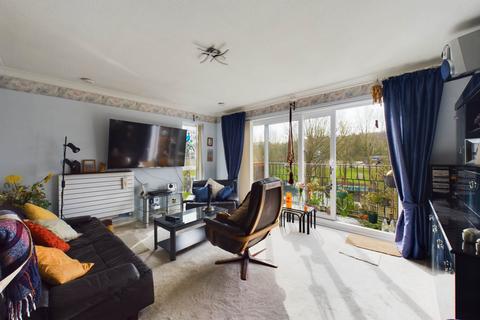 2 bedroom apartment for sale, River Park, Boxmoor