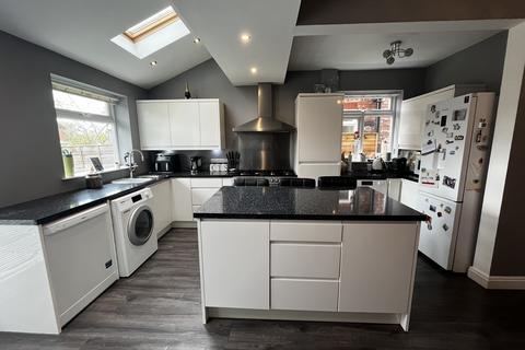 3 bedroom semi-detached house for sale, Cheadle Old Road, Edgeley