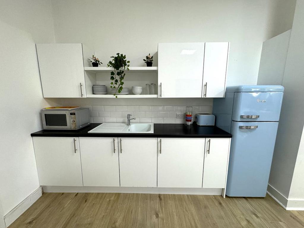 Kew Bridge  Unit 6  Brentford 8 Copy.jpg