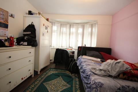 17 Burnside Crescent, Wembley, HA0 1BJ