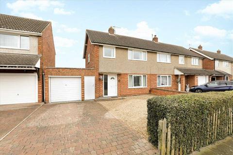 3 bedroom semi-detached house to rent, Finch Drive, Barton Seagrave