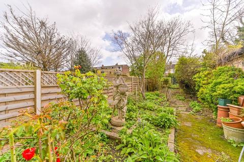 92 Warwick Road, Thornton Heath, CR7 7NG