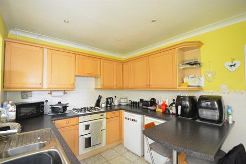 2 bedroom end of terrace house for sale, Holly Close, Storrington, West Sussex, RH20