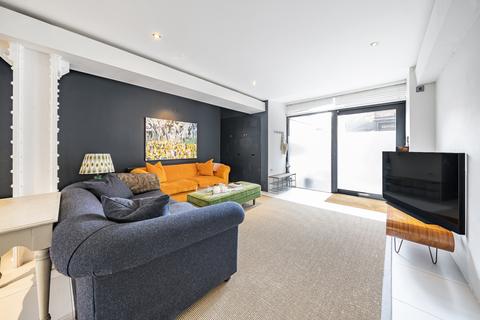 2 bedroom flat to rent, Green Walk London SE1