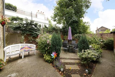 2 bedroom apartment to rent, Waldegrave Road, Crystal Palace, London, SE19
