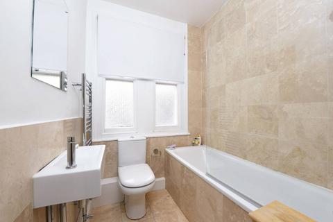 2 bedroom flat to rent, Pirbright Road, Southfields, London, SW18