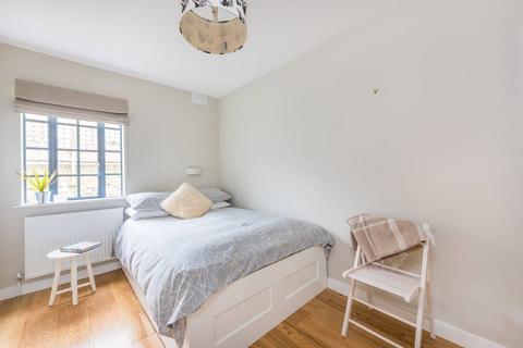 2 bedroom house to rent, Hamilton Road, Twickenham, TW2
