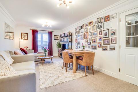 2 bedroom flat for sale, The Broadway, Thorpe Bay SS1