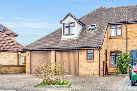 12 Parsons Lawn, Shoeburyness, Southend-on-sea, SS3 8BN