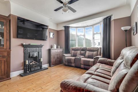 2 Silchester Corner, Great Wakering, Southend-on-sea, SS3 0PX