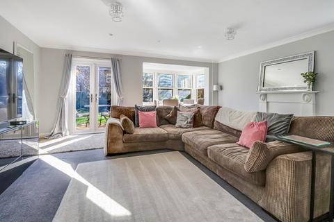 96 Horseshoe Crescent, Shoeburyness, Southend-on-sea, SS3 9WL