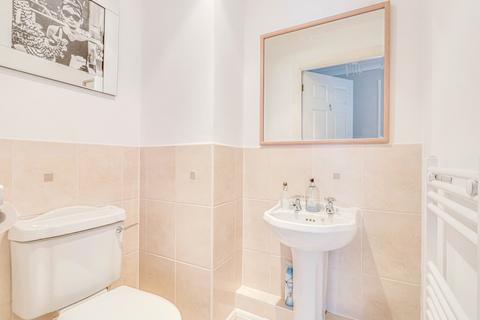 96 Horseshoe Crescent, Shoeburyness, Southend-on-sea, SS3 9WL
