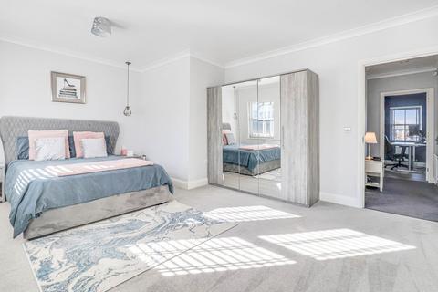 96 Horseshoe Crescent, Shoeburyness, Southend-on-sea, SS3 9WL
