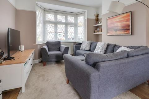 40 Connaught Gardens, Shoeburyness, Southend-on-sea, SS3 9LR