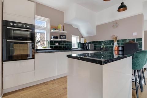 40 Connaught Gardens, Shoeburyness, Southend-on-sea, SS3 9LR