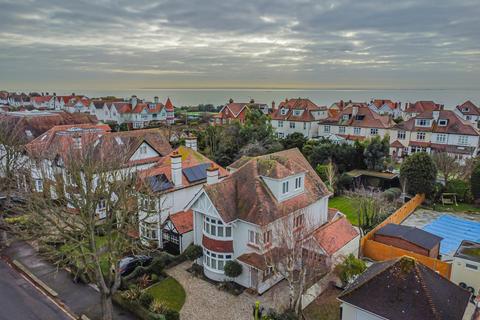 24 Burges Road, Thorpe Bay, Southend-on-sea, SS1 3AY