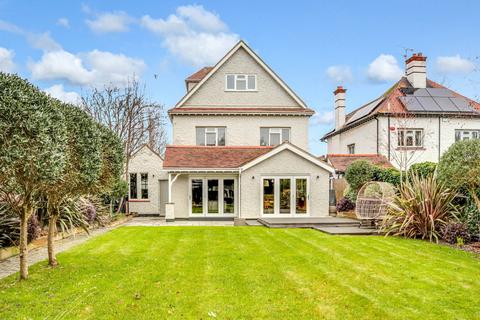 24 Burges Road, Thorpe Bay, Southend-on-sea, SS1 3AY