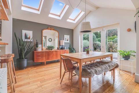 24 Burges Road, Thorpe Bay, Southend-on-sea, SS1 3AY