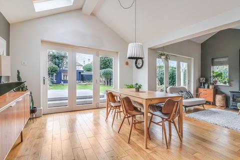 24 Burges Road, Thorpe Bay, Southend-on-sea, SS1 3AY
