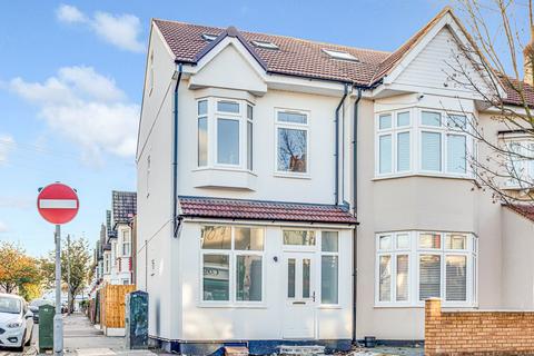 3 bedroom semi-detached house for sale, Westborough Road, Westcliff-On-Sea SS0