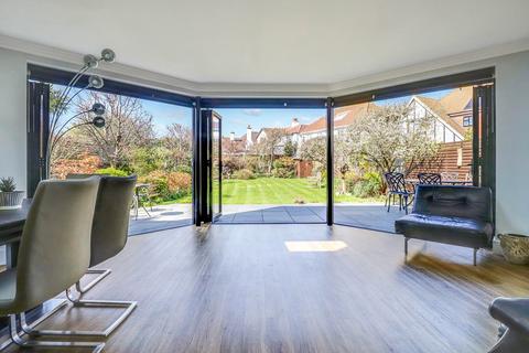 6 bedroom detached house for sale, Chalkwell Avenue, Chalkwell SS0