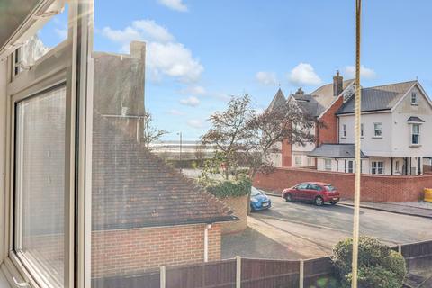 2 bedroom apartment for sale, Theobalds Road, Leigh-on-Sea SS9