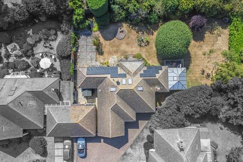 2 The Willows, Southend-on-sea, SS1 3SH