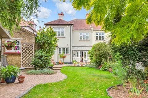 15 Colbert Avenue, Southend-on-sea, SS1 3BH