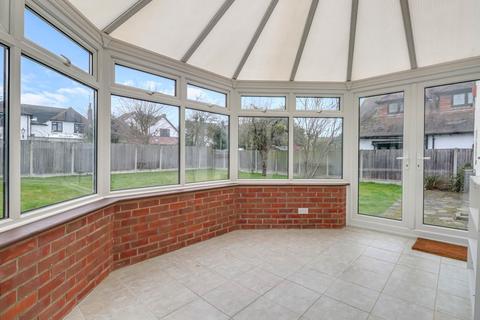 69 Broadclyst Gardens, Southend-on-sea, SS1 3QS