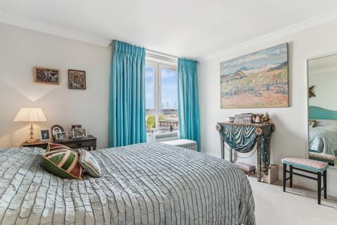 17 Chelsea Towers, London, SW3 5PN