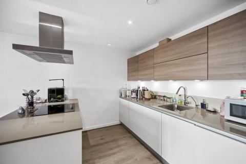 2 bedroom flat to rent, Unex Tower, London, E15