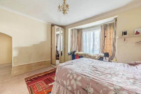 2 bedroom maisonette for sale, Whitchurch Lane, Edgware, HA8