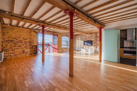 2 bedroom flat to rent, Wapping High Street, Wapping, London, E1W