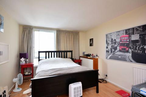 1 bedroom flat for sale, Stirling Court, Soho, London, W1F