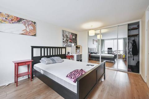 1 bedroom flat for sale, Stirling Court, Soho, London, W1F