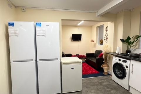 1 bedroom in a flat share to rent, Headford Street, Sheffield S3