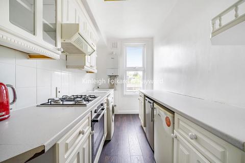 2 bedroom flat for sale, Station Road, Bromley