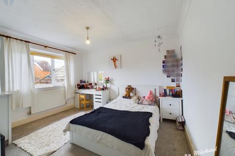 23 Bishops Field, Aston Clinton, Aylesbury, HP22 5BB