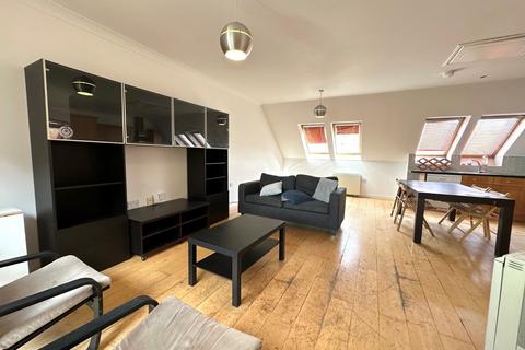 3 bedroom flat to rent, Turlow Court, Leeds, West Yorkshire, UK, LS9