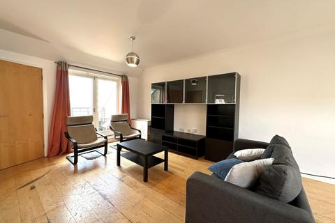 3 bedroom flat to rent, Turlow Court, Leeds, West Yorkshire, UK, LS9