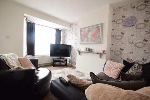 2 bedroom terraced house to rent, Hawthorn Road Rochester ME2