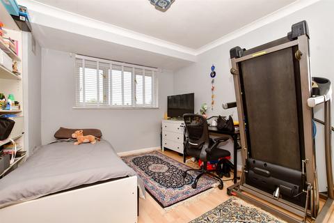 16 Ferriers Way, Epsom, KT18 5TJ
