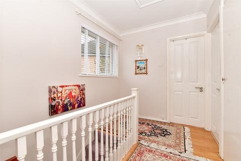 16 Ferriers Way, Epsom, KT18 5TJ