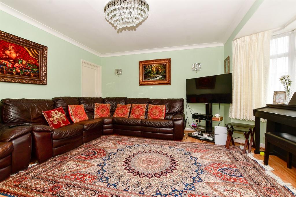 Ferriers Way, Epsom, Surrey 4 bed semidetached house for sale £635,000