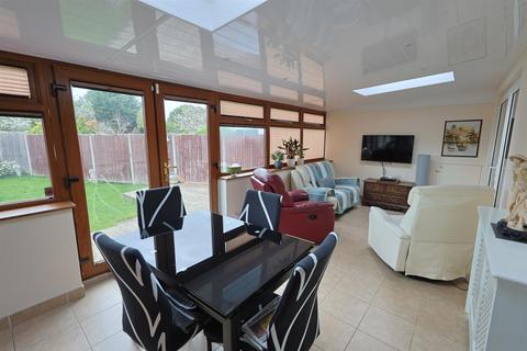 3 bedroom detached bungalow for sale, Glengall Road, Edgware, Middlesex HA8 8ST