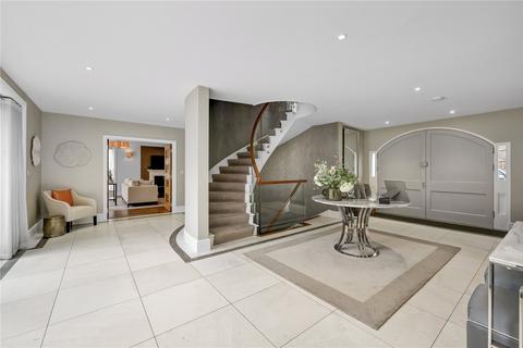 6 bedroom detached house to rent, Cobbetts Hill, Weybridge, Surrey, KT13